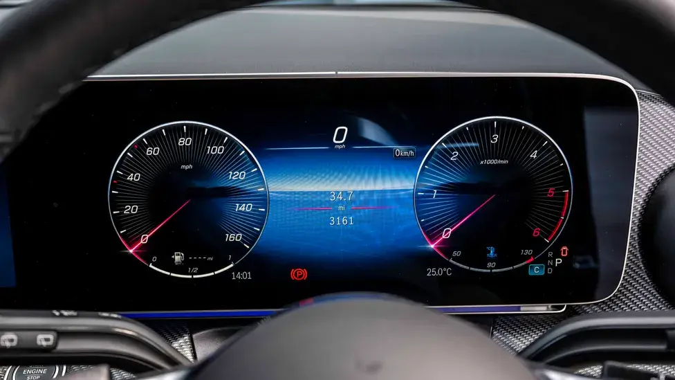 Mercedes-Benz V-Class front view